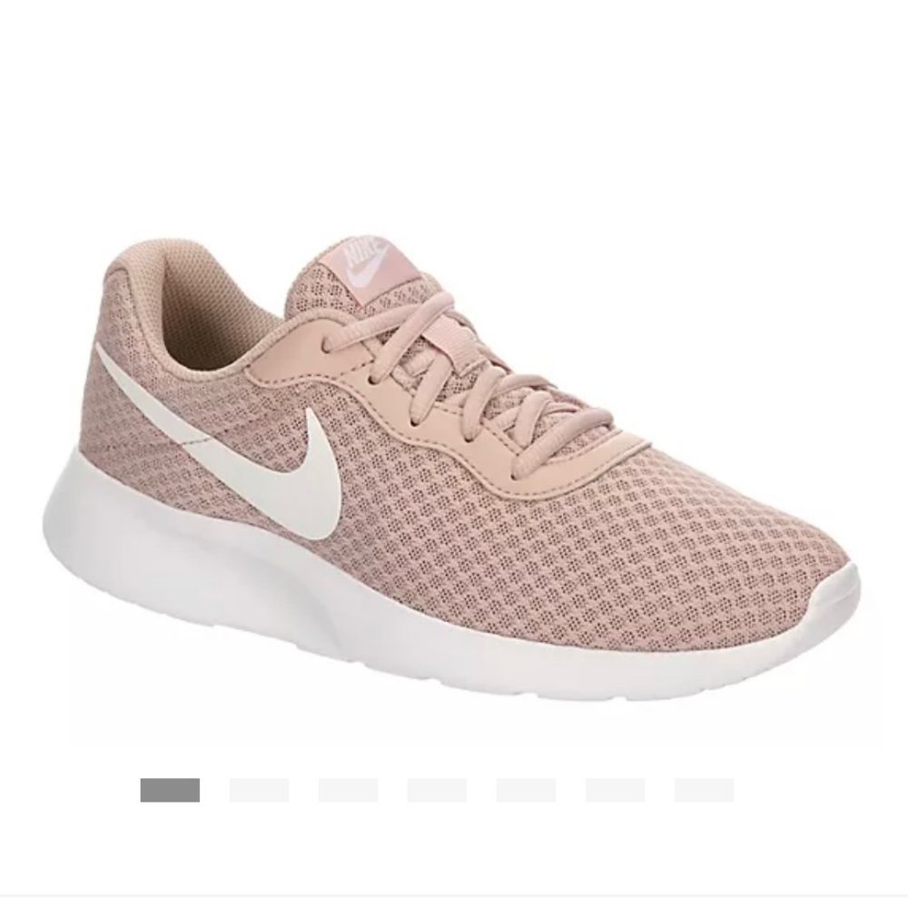 NEW Women’s Nike Pink Sneaker